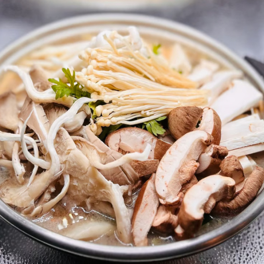 Mushroom and Bulgogi Hot Pot with Udon 버섯불고기전골 + 우동사리 