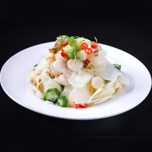 Stir-Fried Jumbo Scallop with Vegetables (8 pcs) 时菜炒带子（8只）