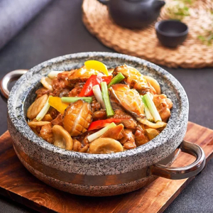 Braised Chicken with Abalone Hot Pot 鲍鱼鸡煲