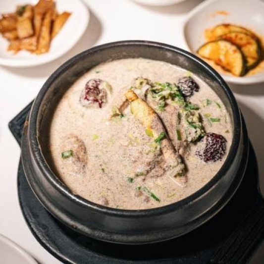 Sesame Chicken Soup 들깨삼계탕