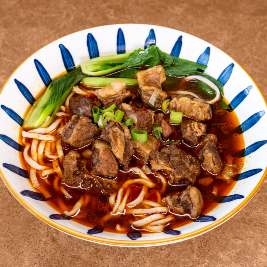 5012. Noodle Soup with Sichuan Chili - Braised Beef Fingers, Handmade Noodles 红烧牛坑腩手工面