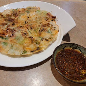 Seafood & Green Onion Pancake 해물파전