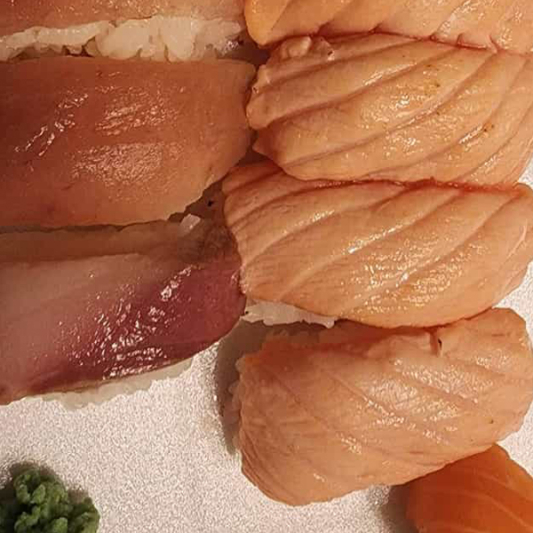 Sake (Salmon) Sushi (2 pcs)