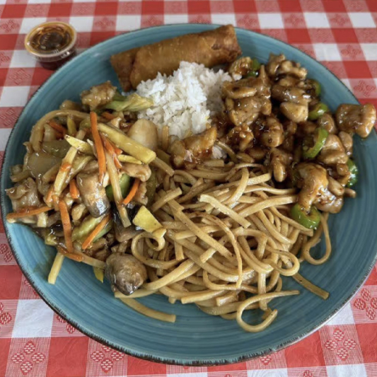 4. Moo Goo Gai Pan (Dinner)