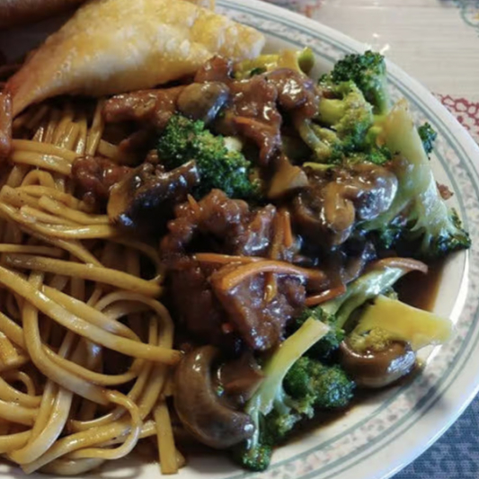 26. Beef and Broccoli (Lunch)