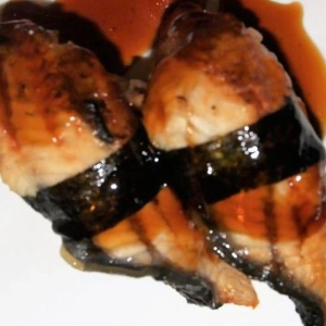 Eel Sushi (2 pcs)