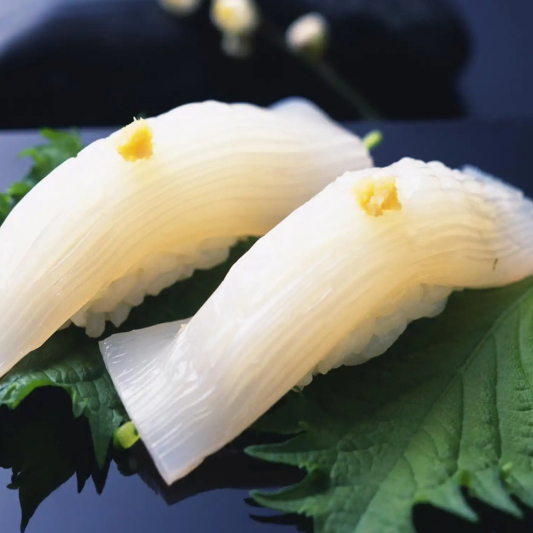 Squid Sushi (2 pcs)