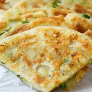 7. Pan-Fried Onion Cake (1 pc) / 葱油饼