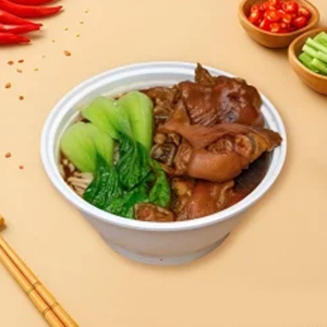 Special Pork Trotter Noodle Soup / 特色猪蹄汤面