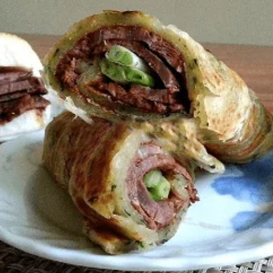 3. Pan-Fried Beef Rolls (4 pcs) / 牛肉卷饼