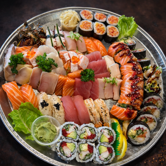 Sashimi, Sushi, Maki Tray A (40 pcs) for 2-3