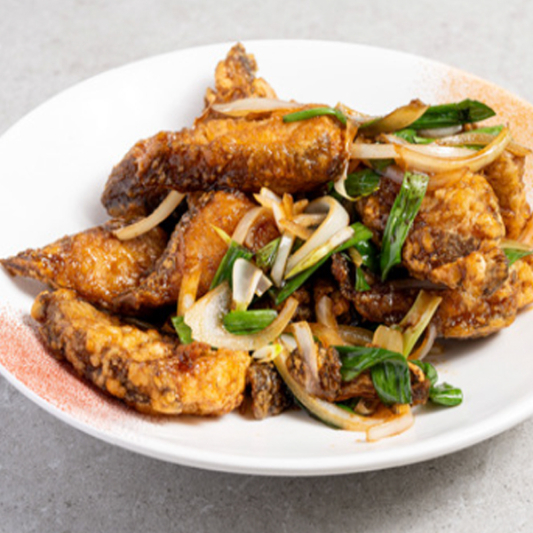 Pan-Fried Black Cod with Soy Sauce 京蔥頭抽龍鱈魚