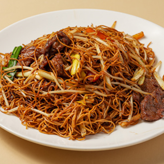 Soy Sauce Fried Noodles with Beef & Black Pepper 豉油王黑椒肥牛炒麵