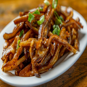 Sliced Pork Ear with Hot Oil Sauce 麻辣耳片