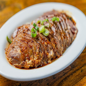 Sliced Beef with Hot Oil Sauce 麻辣牛肉
