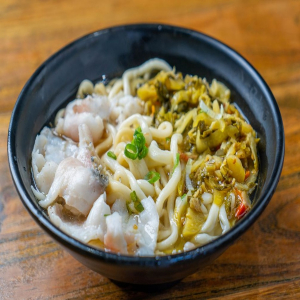 Sour Mustard & Grass Fish Noodle Soup 酸菜脆鱼面