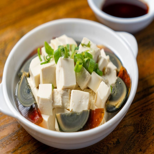 Tofu with Preserved Egg 皮蛋豆腐