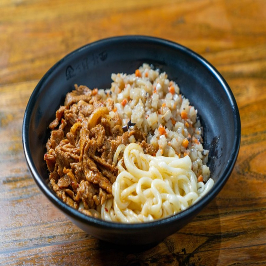 House Special Sour & Spicy with Pork 噪子面
