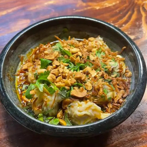 Spicy Wontons (10 pcs)