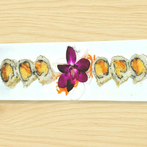 101. Spicy Salmon Roll (6 pcs)