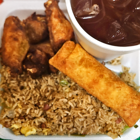 Wings (4 pcs), Pork Egg Roll & Sweet Tea Lunch Combo