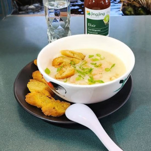 Traditional Chinese Congee with Chicken