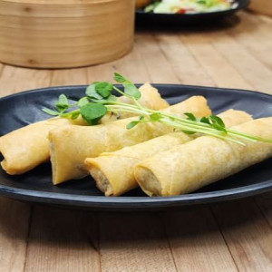 Pork & Vegetables Spring Rolls (4 pcs)