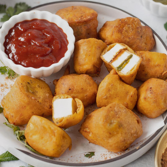 Double Mint & Tomato Sources Stuffing Paneer Pakora