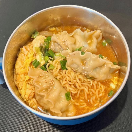 Dumpling Ramen