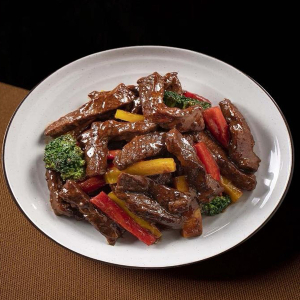 Stir-Fried Beef Fillet with Black Pepper Sauce 黑椒牛柳