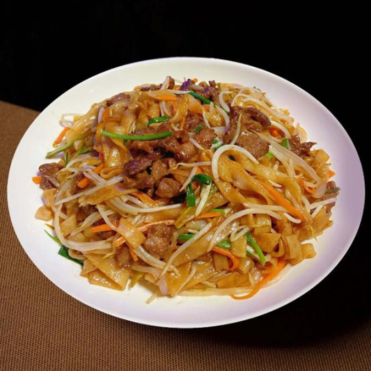 Stir-Fried Rice Noodles with Sliced Beef 干炒牛河