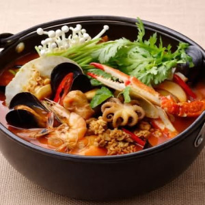 Gourmet Spicy Seafood Hot Pot