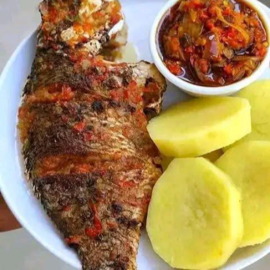 Fried Fish and Boiled Yam with Sauce
