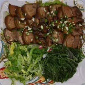 Soy Sauce Braised Pork Feet / 간장보쌈