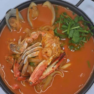 Spicy Seafood Soup / 해물짬뽕탕