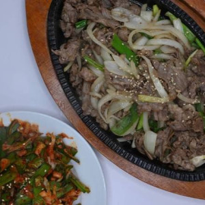 Beef Brisket with Chives / 부추차돌