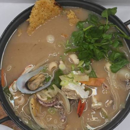 Seafood Scorched Rice Soup / 해물누룽지탕