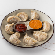 Steamed Chicken Momos (8 pcs)