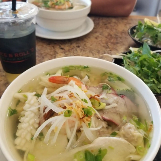 N10. Combination Wonton Soup