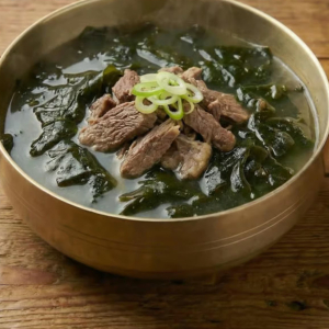 Seaweed Soup with Beef / 韩式牛肉海带汤