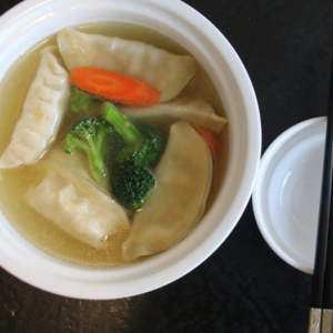 Chicken Dumpling Soup 鸡肉锅贴汤