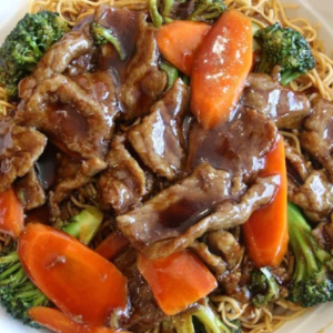 Beef Chow Mein 牛肉炒面