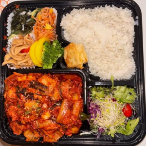 91. Rice Topped with Kimchi and Spicy Pork