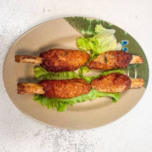E. Grilled Prawn Supreme on Sugarcane / Chạo T&ocirc;m / 蔗虾