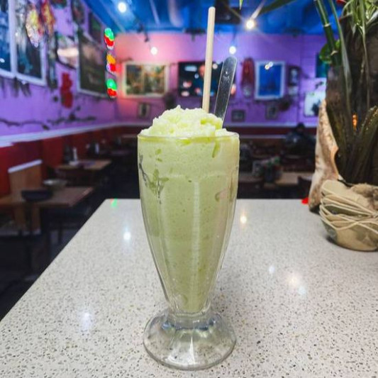 100. Avocado Shake / Sinh Tố Bơ / 牛油果奶昔