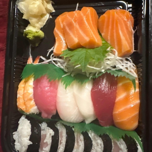 Salmon (Sake) Sashimi (5 pcs)