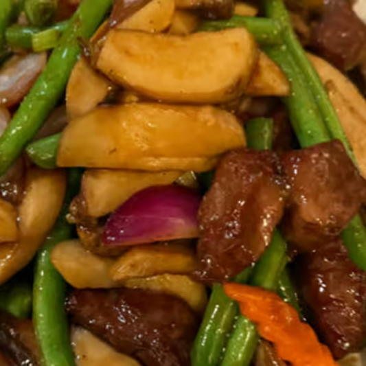 3. BBQ Beef with Mixed Mushrooms 燒汁什菌牛柳粒