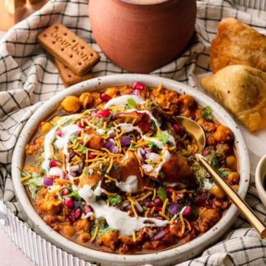 Samosa Dahi Plate