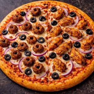 Loaded Chicken Lovers Pizza