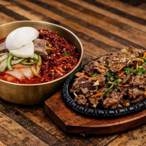 Spicy Noodles with Raw Fish + Bulgogi BBQ / 회냉면+ 불고기